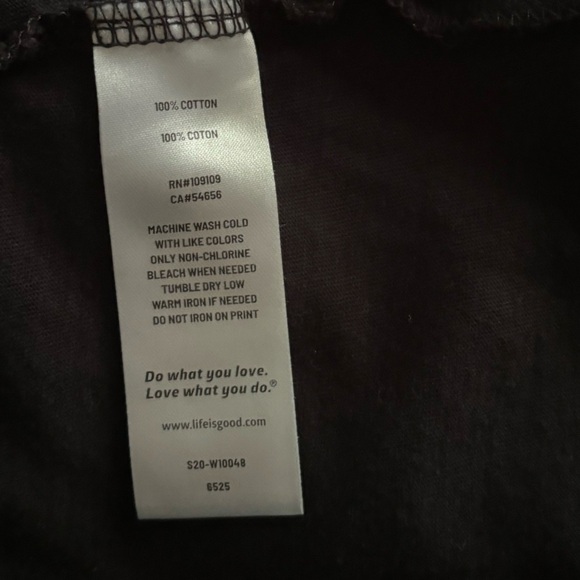 NEW Life Is Good 365 Palm Trees Black V Neck Tee Shirt Size Medium Short Sleeve - Picture 2 of 5